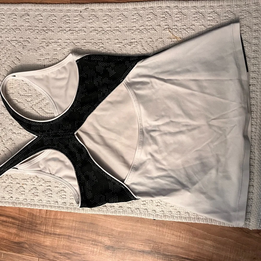 Under Armour Black and White tank - Picture 2 of 3